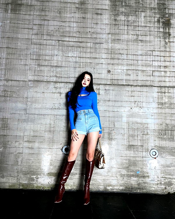 dear.zia instagram image archive image