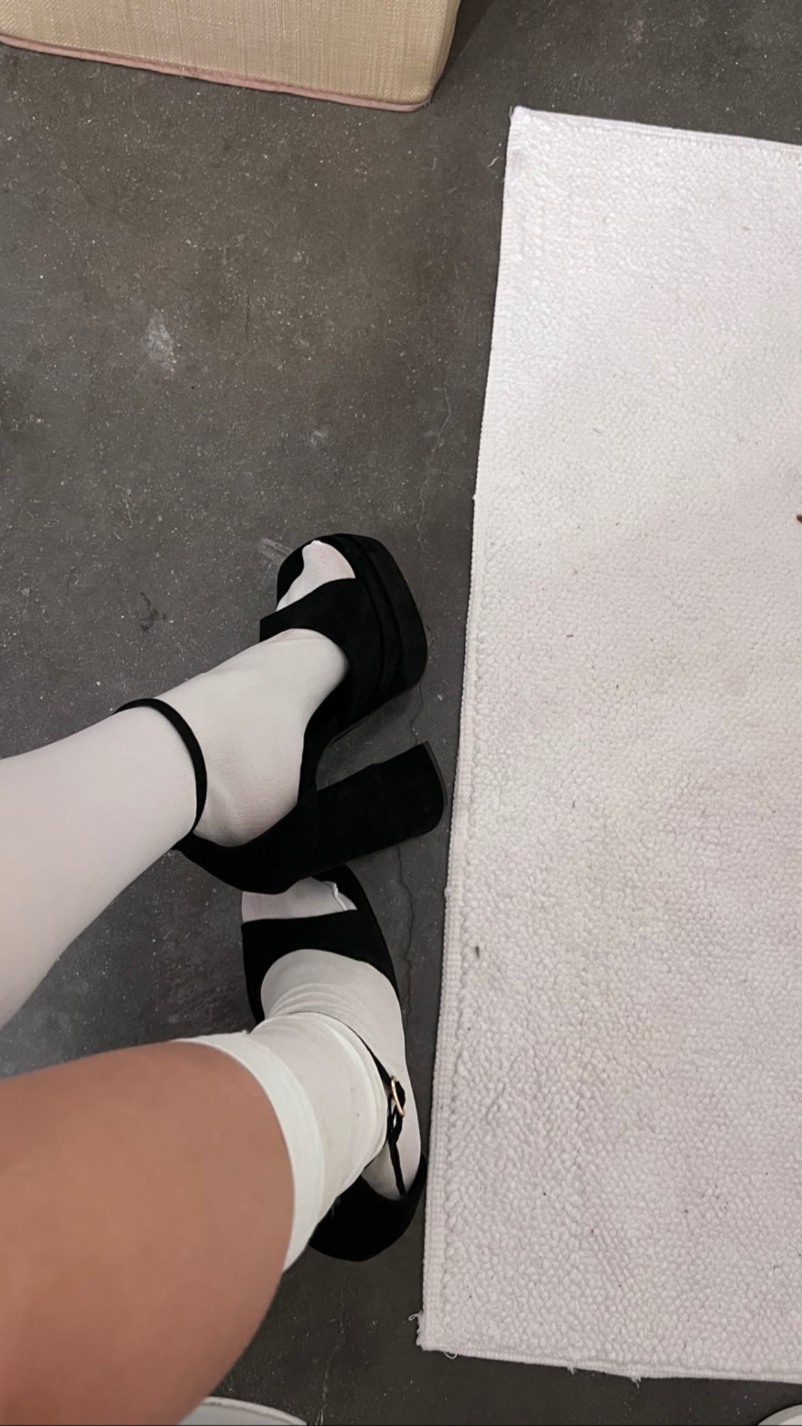 leonanaomii instagram image archive image