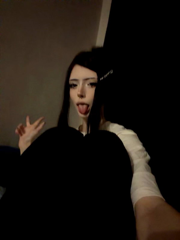 hellichk4 instagram image archive image