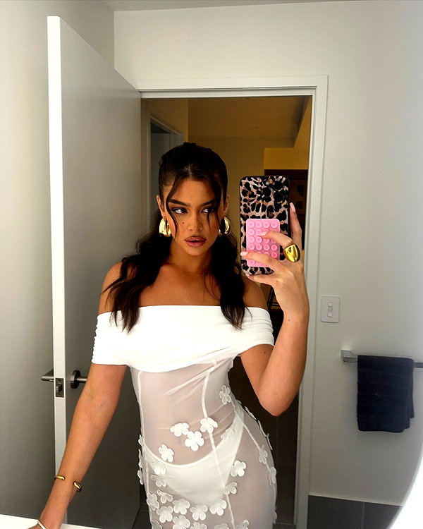 oliviaphillipps instagram image archive image
