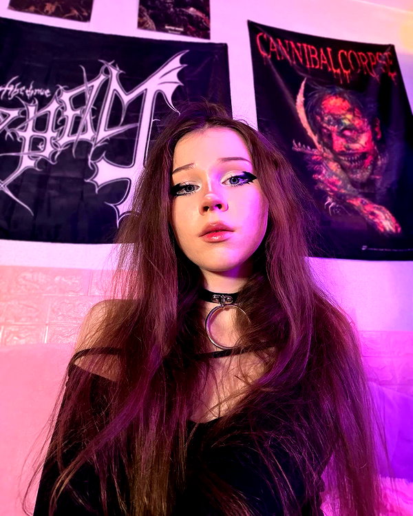 tiny.eviluv instagram image archive image