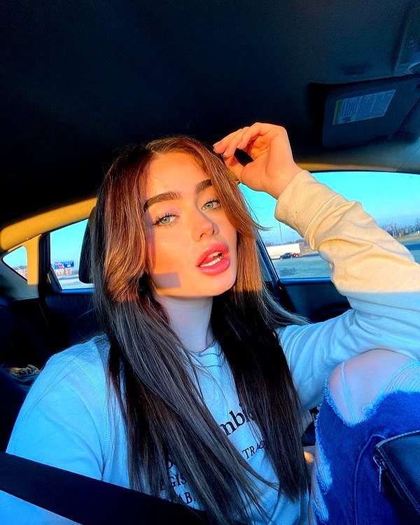baddiesessence instagram image archive image