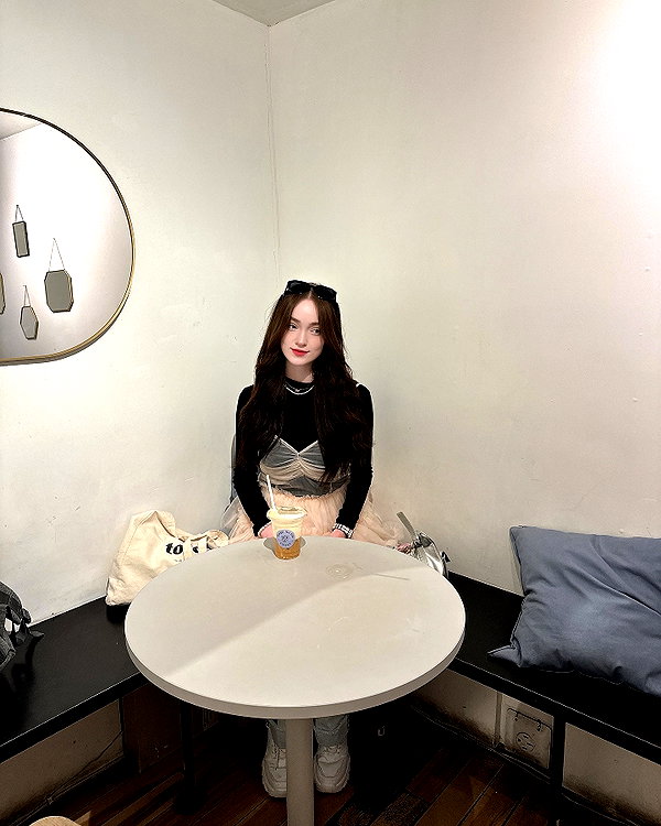1uvgabi instagram image archive image