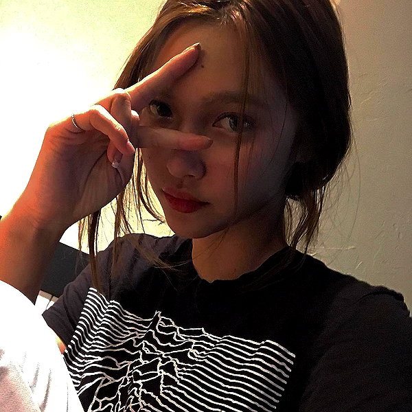 Archived image from @heroineseen on Instagram