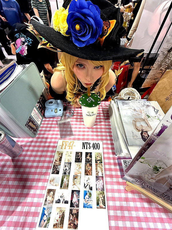 peachmilky_ instagram image archive image