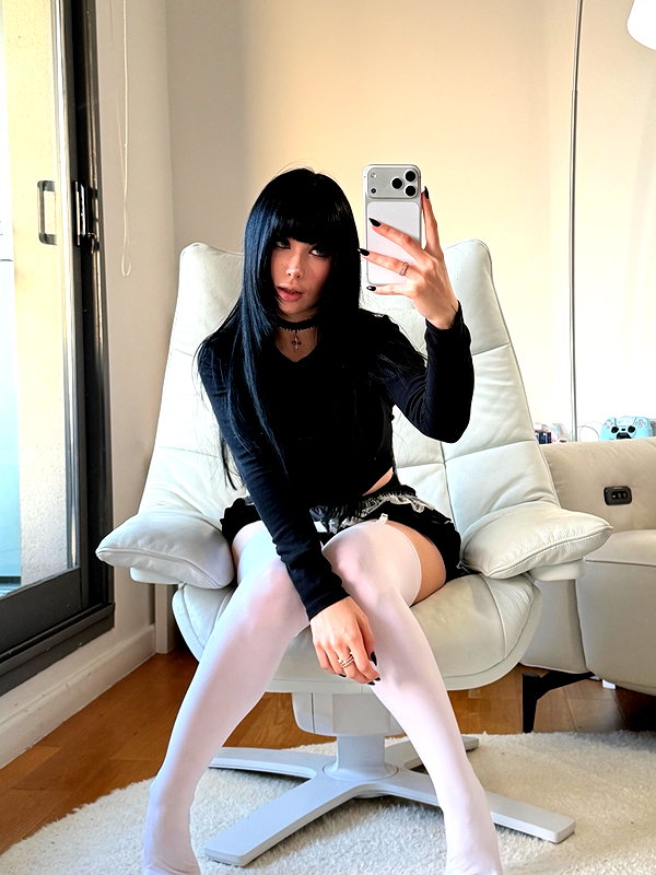 nicoleponyxo instagram image archive image