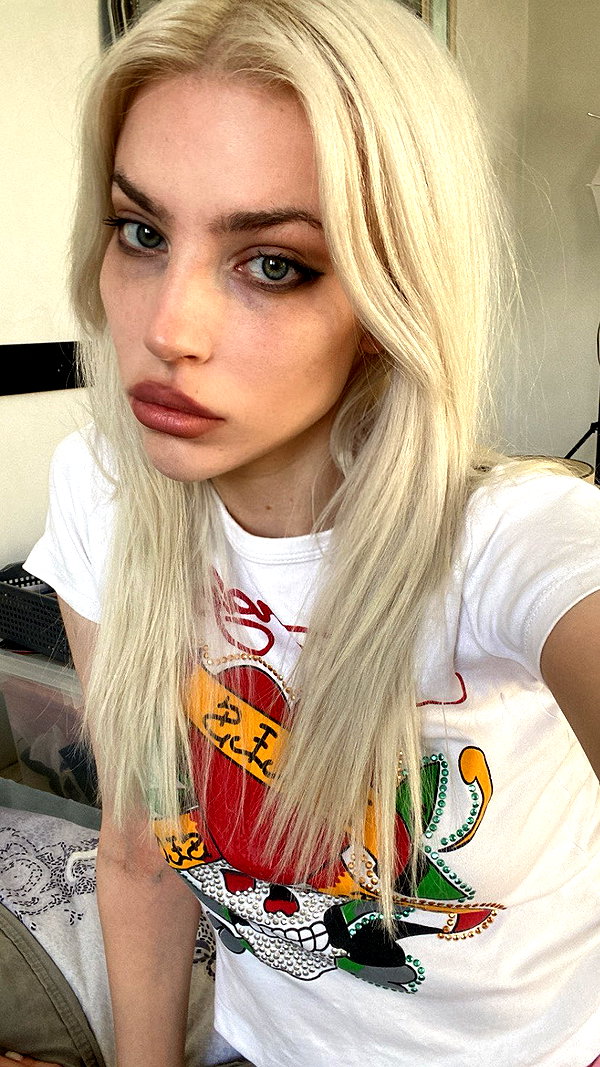 alien.hanna instagram image archive image