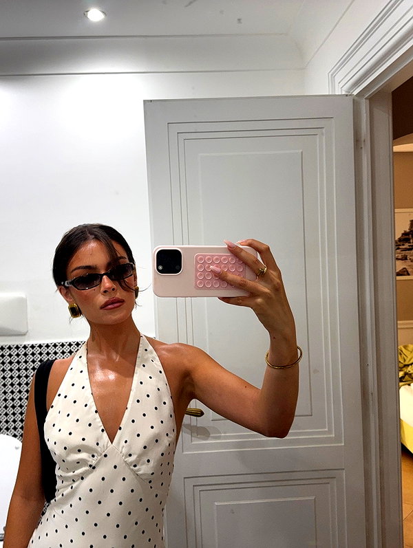 oliviaphillipps instagram image archive image