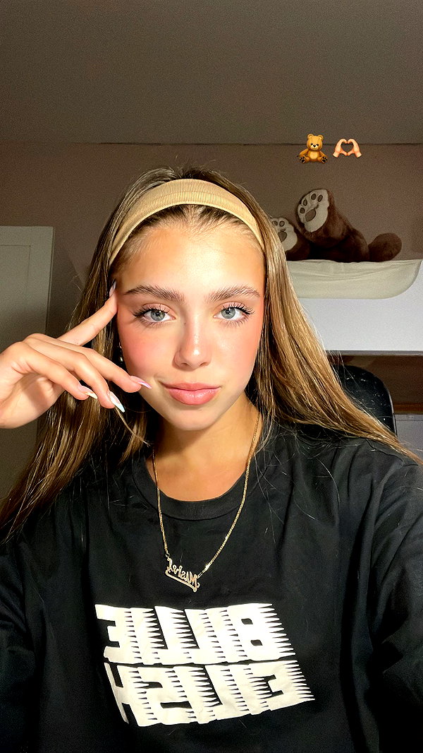mishel_d_ instagram image archive image