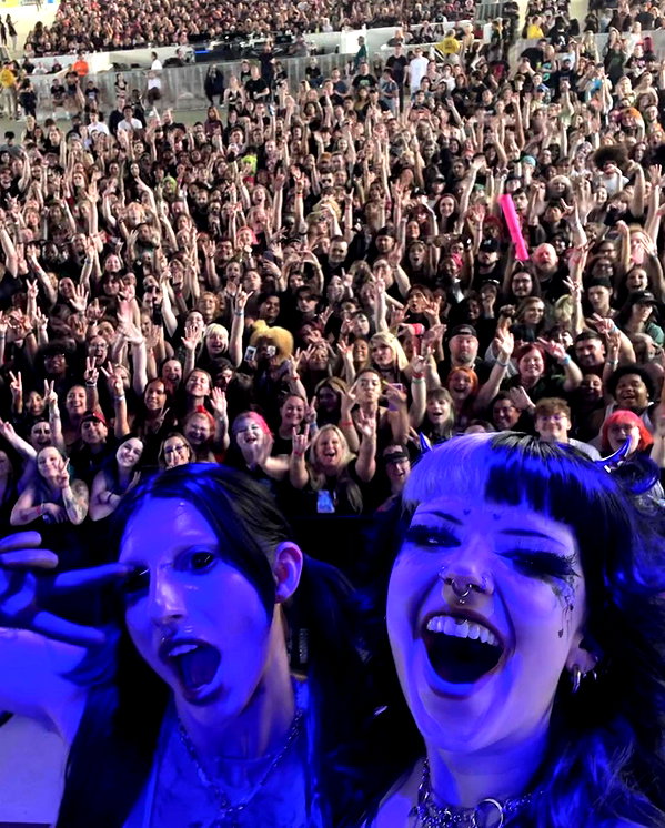 yeahimcaroline instagram image archive image