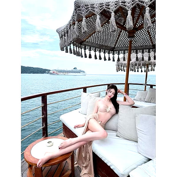 lyhythuedoxinh instagram image archive image
