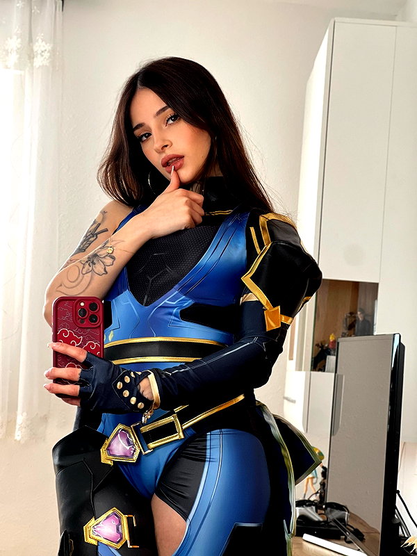 cata.leyah instagram image archive image
