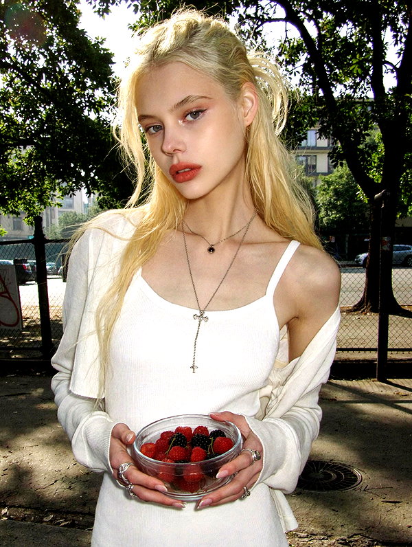 alisen.mari instagram image archive image