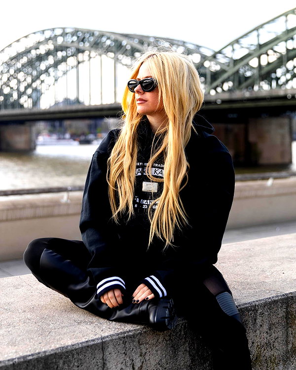 avrillavigne instagram image archive image