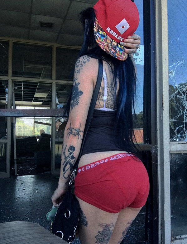 zommmbri instagram image archive image