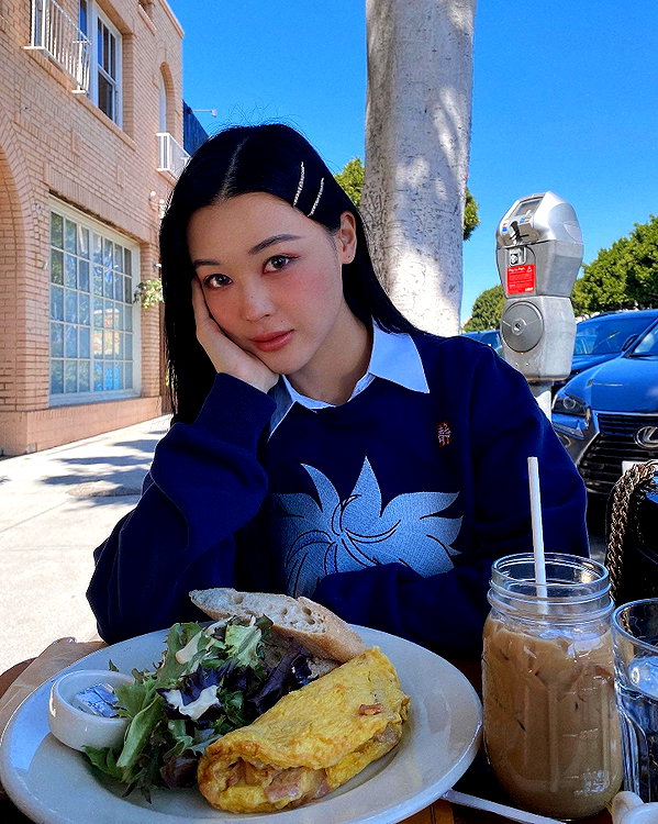 emily.ghoul instagram image archive image