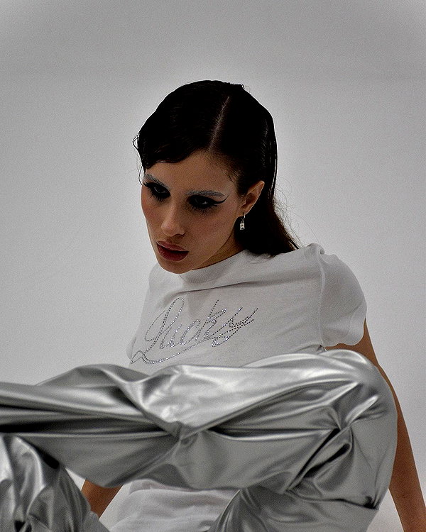 kkwwwv instagram image archive image