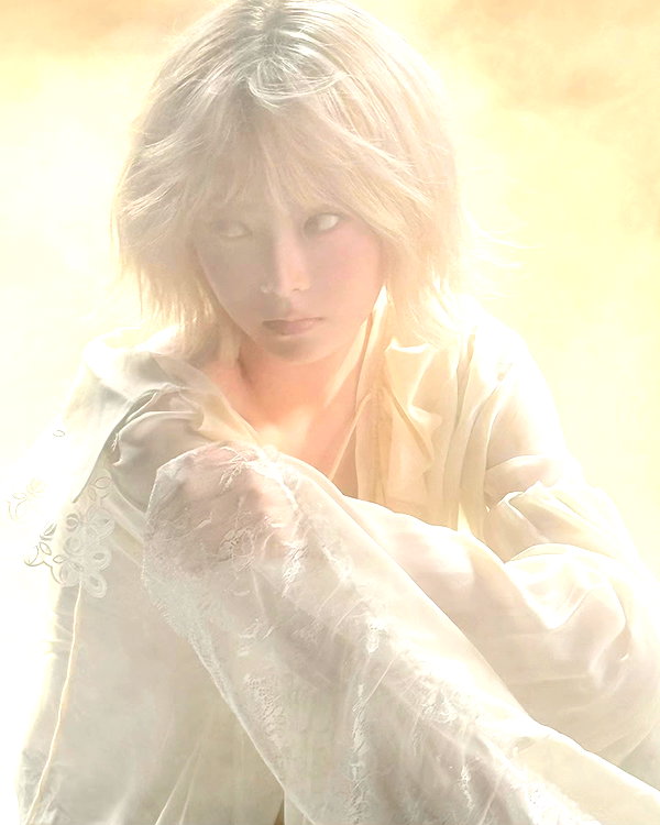 hhh.e_c.v instagram image archive image