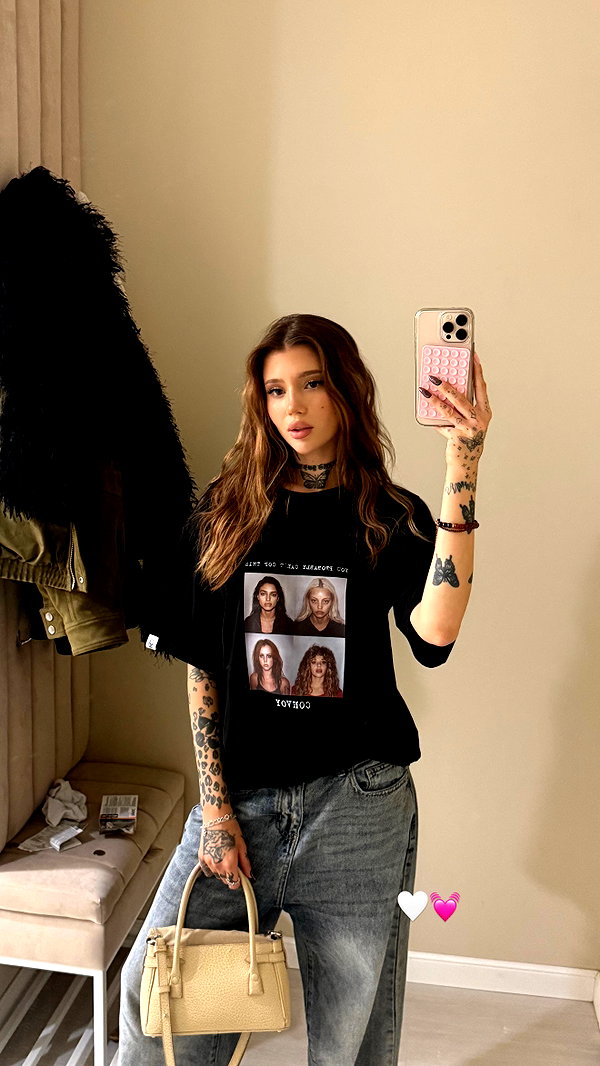 Archived image from @meleeva on Instagram