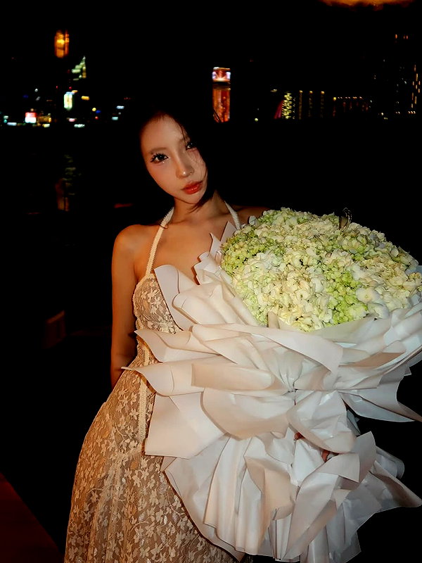 lyhythuedoxinh instagram image archive image