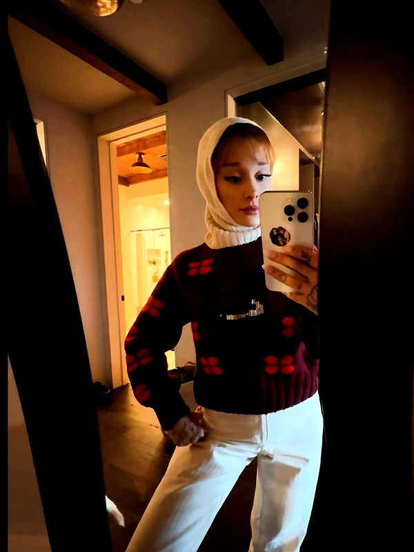 arianagrande instagram image archive image