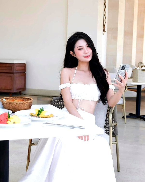 lyhythuedoxinh instagram image archive image