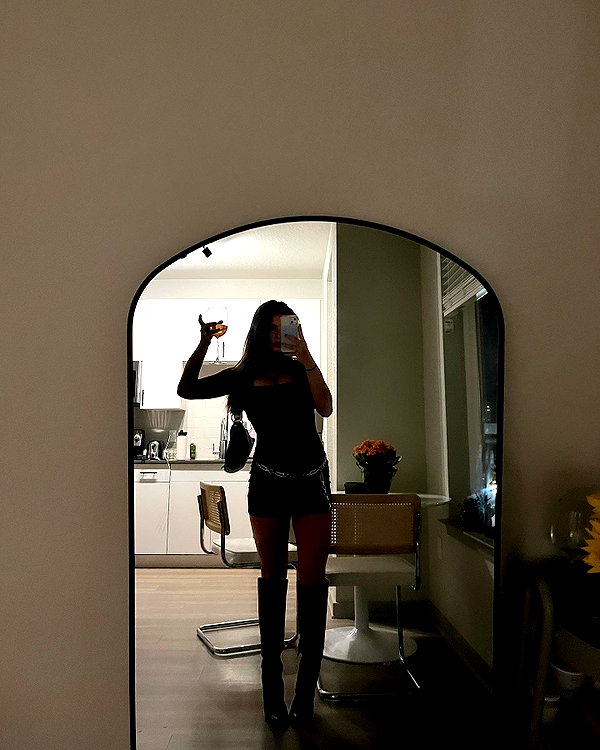 isabella.lauren instagram image archive image