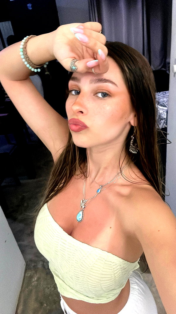 ella_netzer8 instagram image archive image