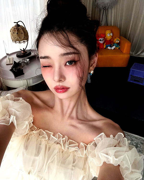 dear.zia instagram image archive image