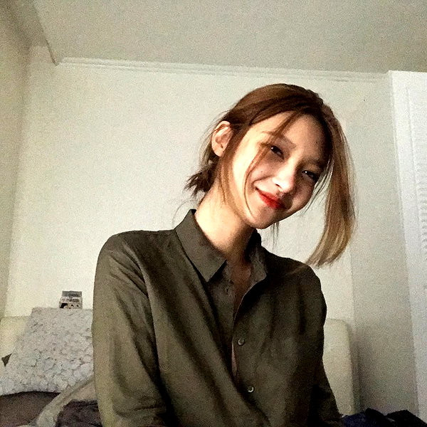 Archived image from @heroineseen on Instagram