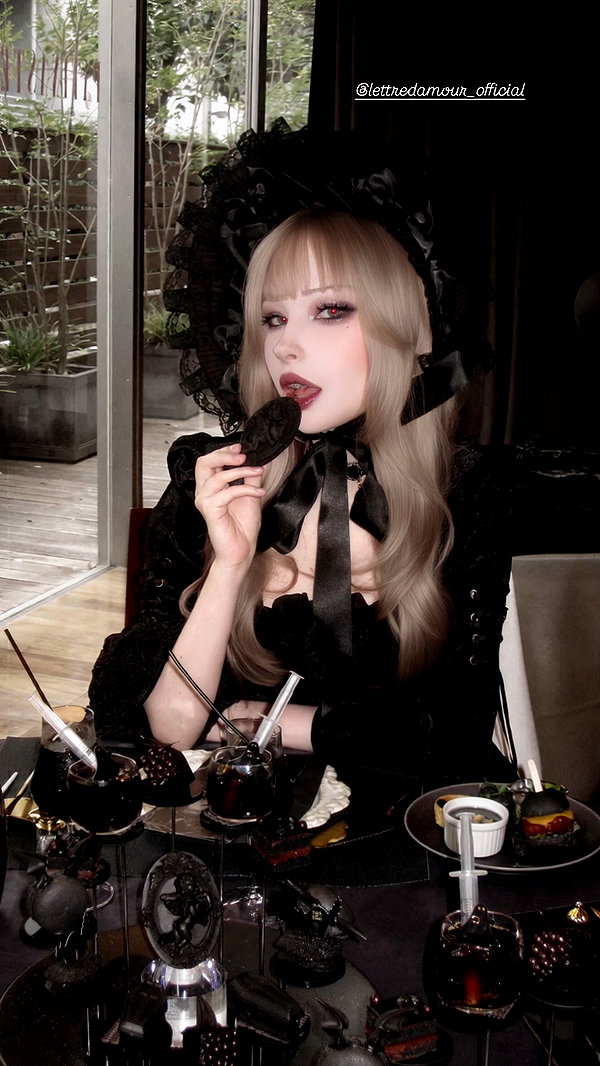Archived image from @alina_thedoll on Instagram