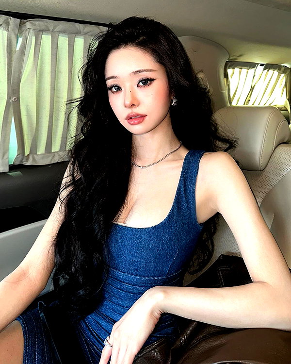 dear.zia instagram image archive image