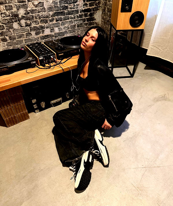 karolinaawasik instagram image archive image