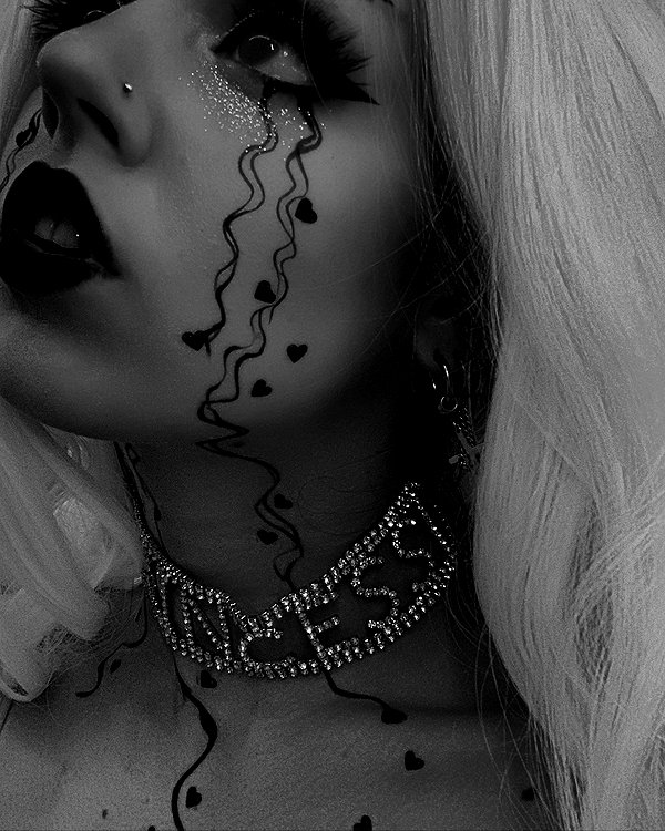 yeahimcaroline instagram image archive image