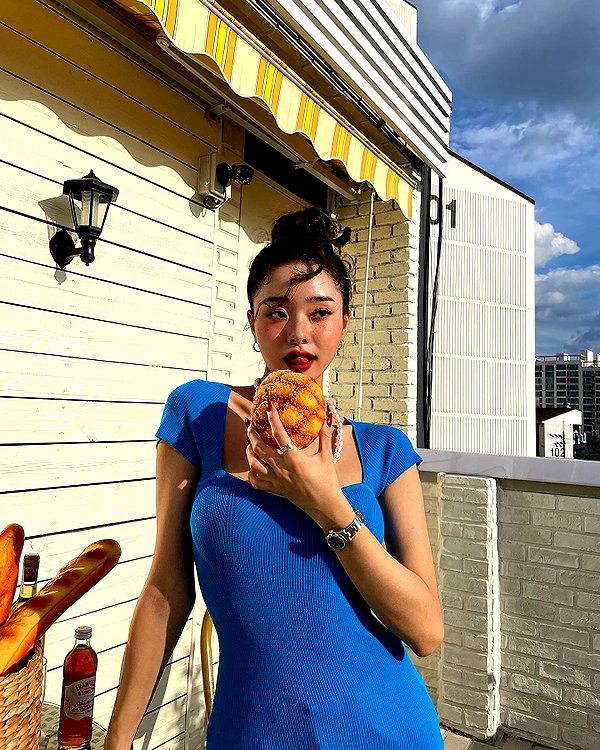 dear.zia instagram image archive image