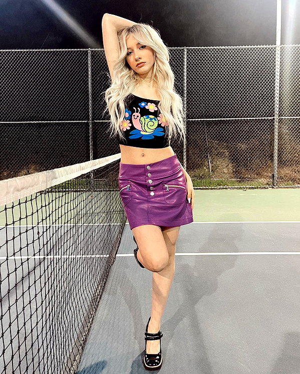 ellianawalmsley instagram image archive image