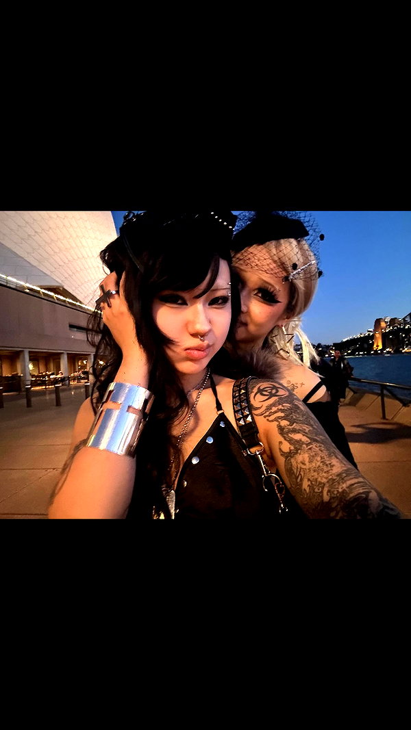 angelwithashotgunxx archive image