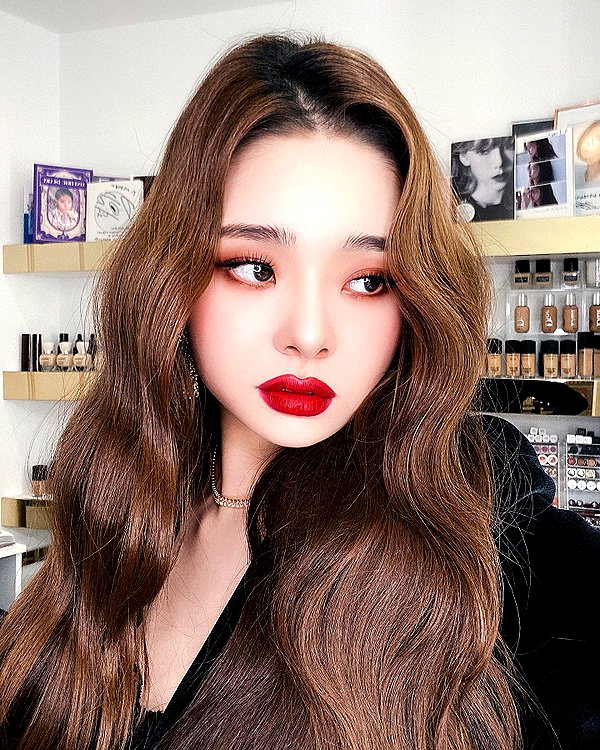 dear.zia instagram image archive image