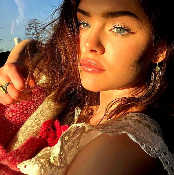 baddiesessence instagram image archive image