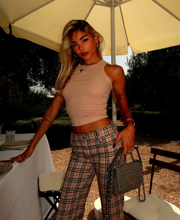 maya.keyy instagram image archive image