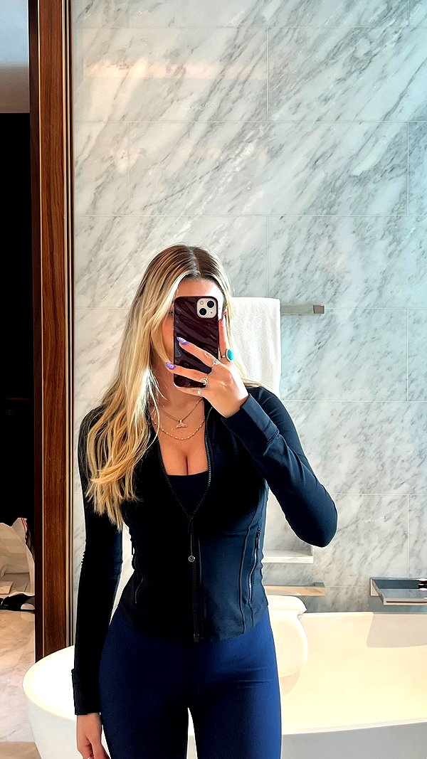 ella_netzer8 instagram image archive image
