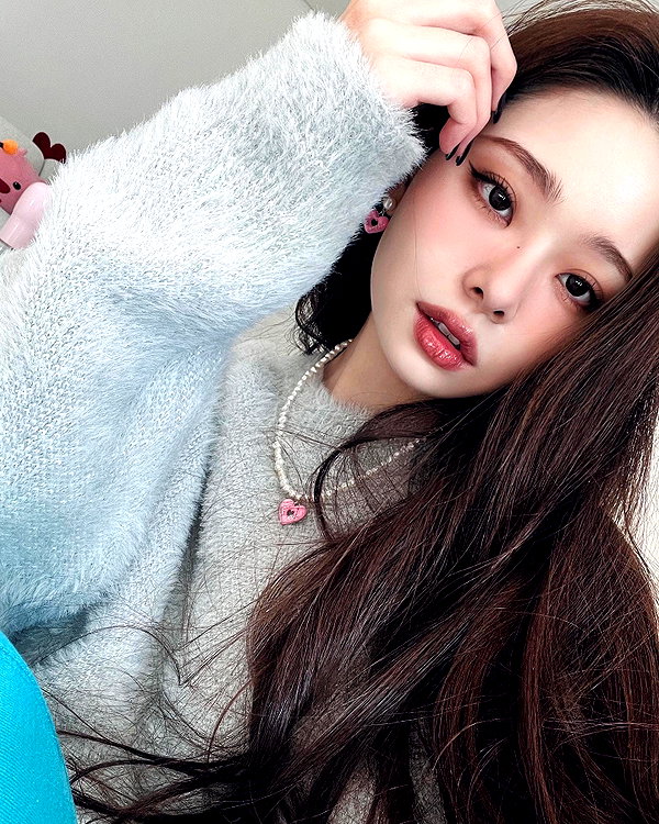 dear.zia instagram image archive image