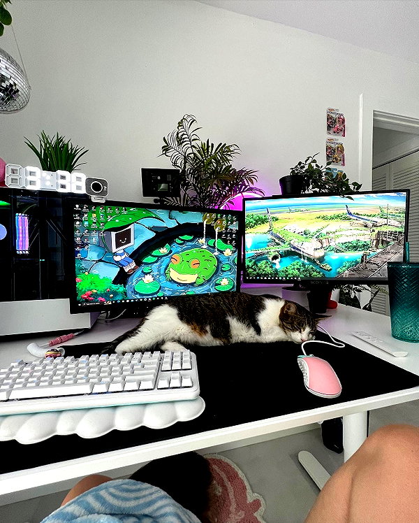 peachtoot.plz instagram image archive image