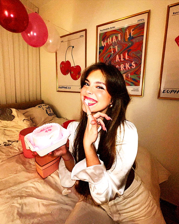 mishel_d_ instagram image archive image