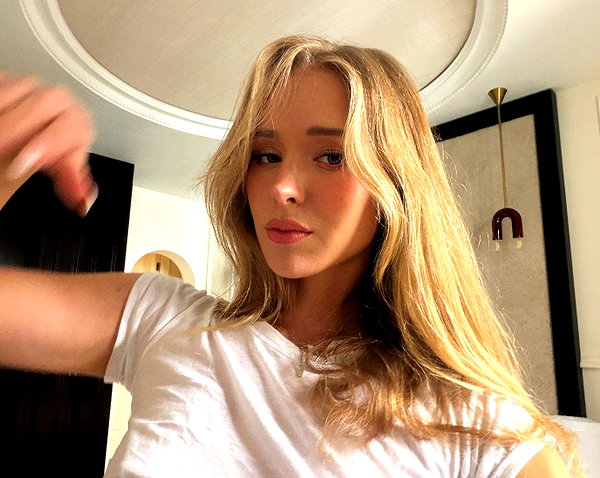 carolinezalog instagram image archive image