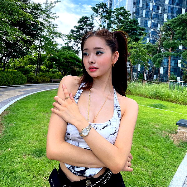 dear.zia instagram image archive image