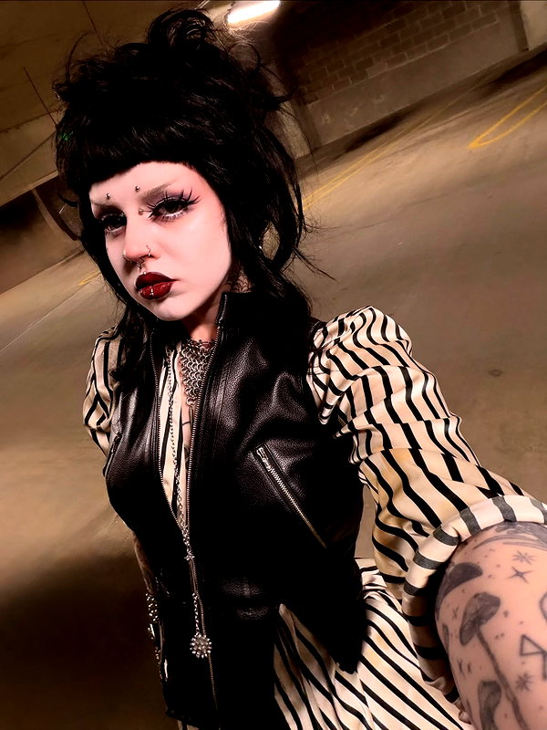yeahimcaroline instagram image archive image