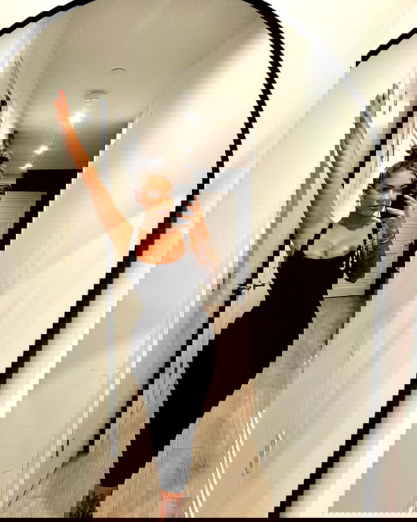 itshayleydavies itshayleydavies archive image