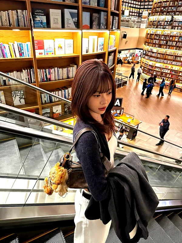 hhh.e_c.v instagram image archive image