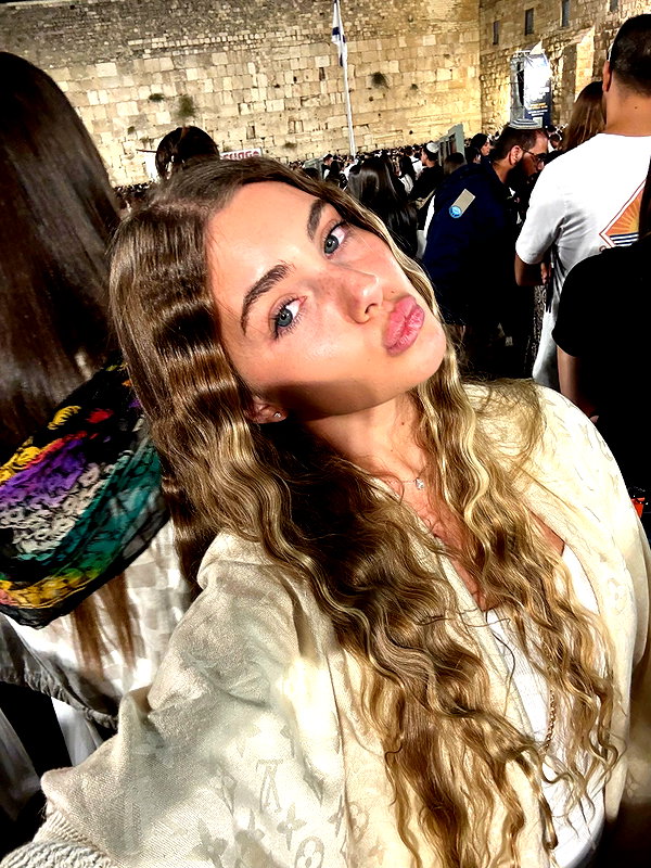daniella_zeldis instagram image archive image